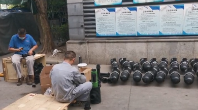 疊片污水處理器，正在裝配